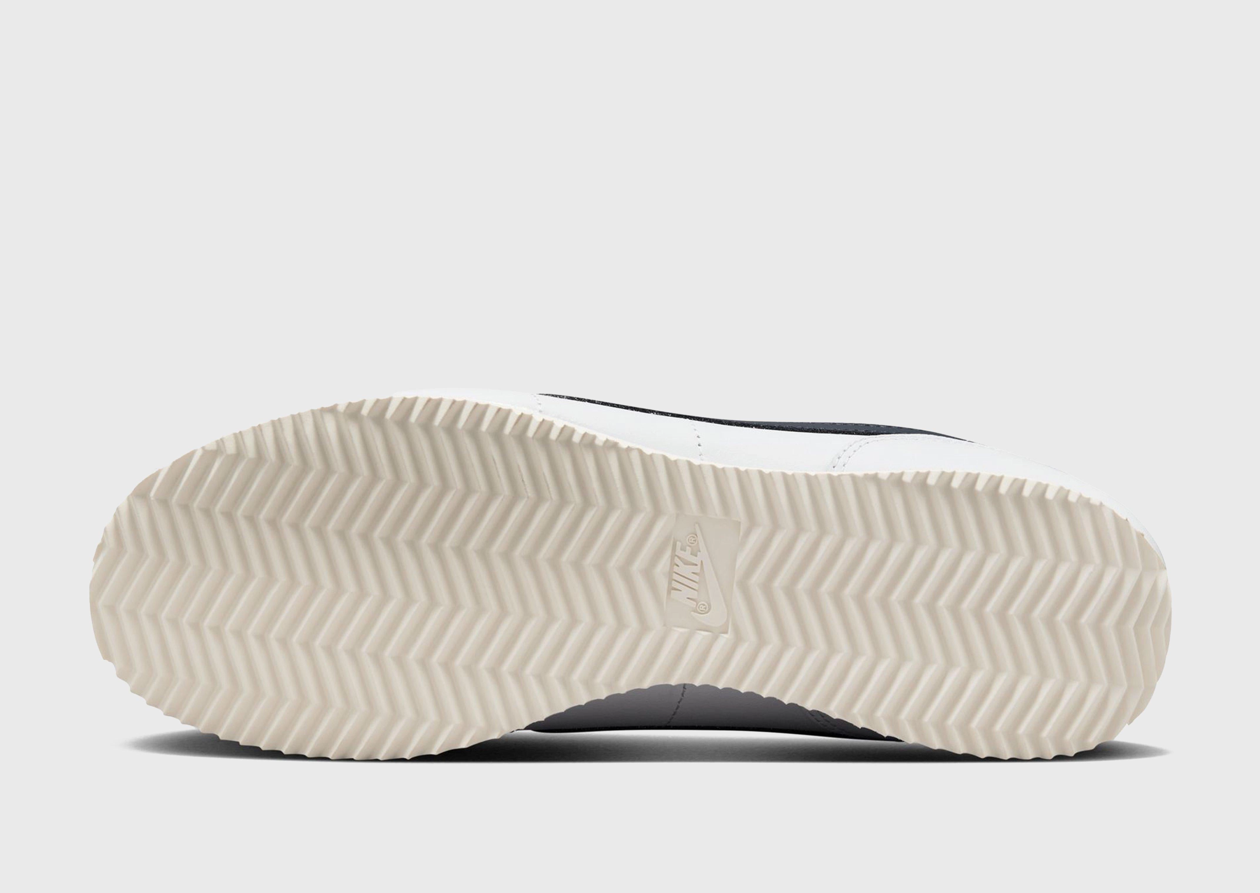 Functional Calm, Dayflow Gear, Comfort In Motion, Built For Today, Engineered For Now, Style Meets Tech, Modern Utility, Open Utility