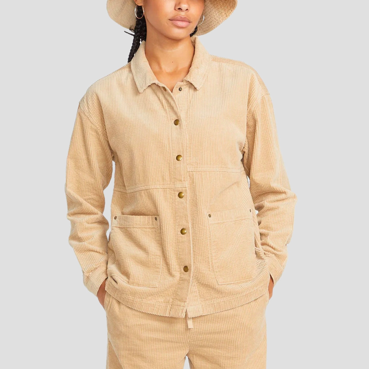 Layered Motion, Low-Profile Style, Modular Minimalism, Simple City, Crafted Silhouette, Easy Layering