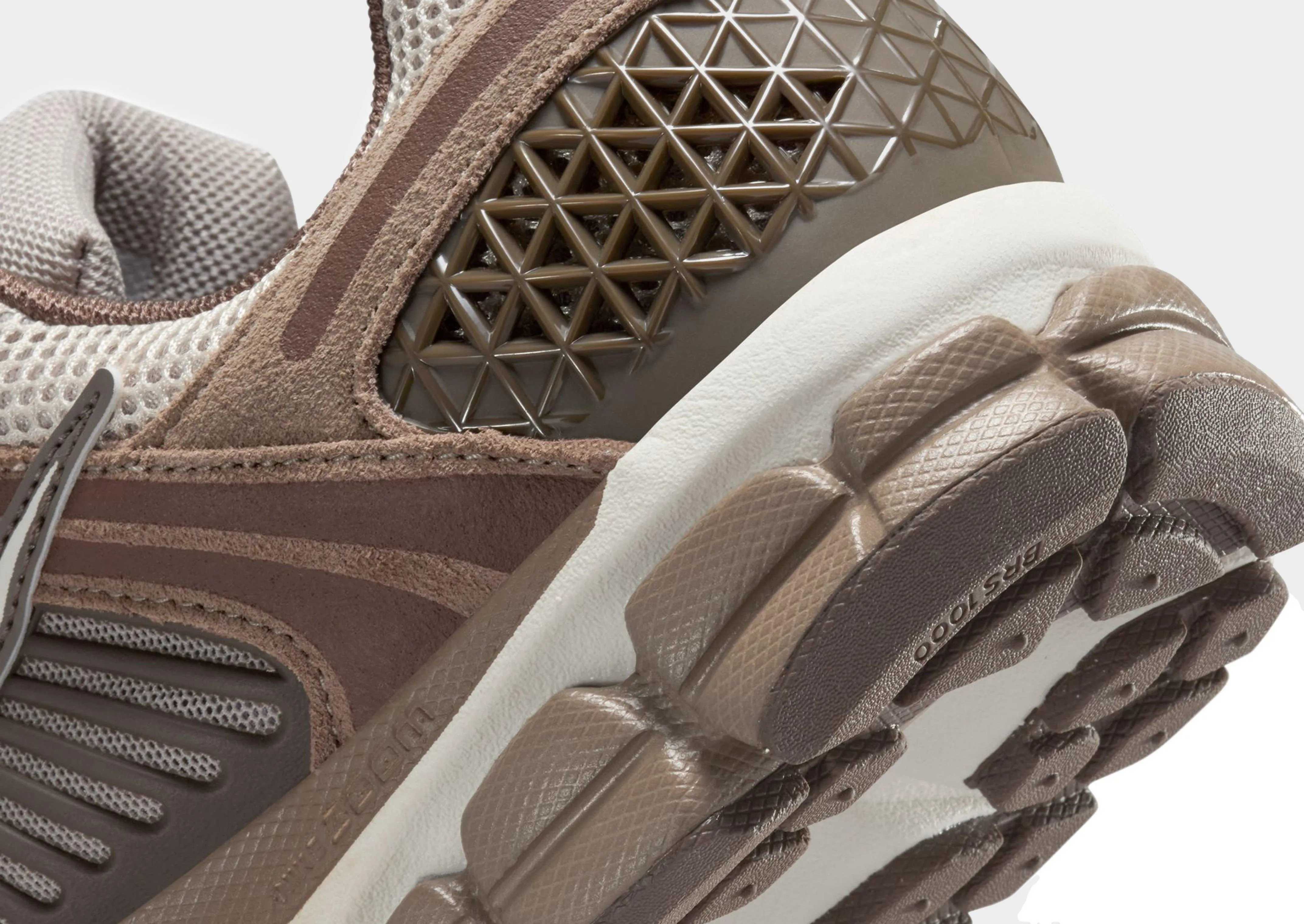 Smooth Layers, Relaxed Refinement, Future-Form, Modern Build, Core Elements